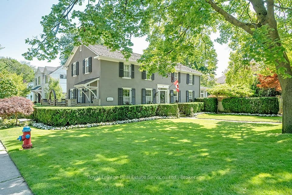 53 Thomas Street, Oakville, ON L6J 3A2 – photo 2