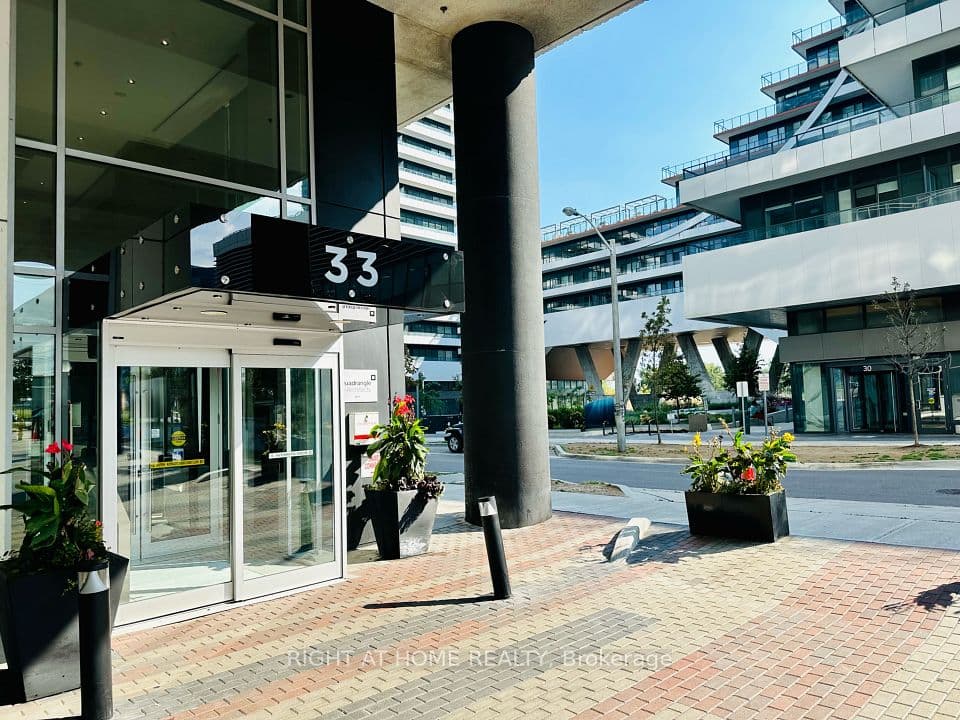 33 Shore Breeze Drive 504, Toronto, ON M8V 0G1 – photo 2