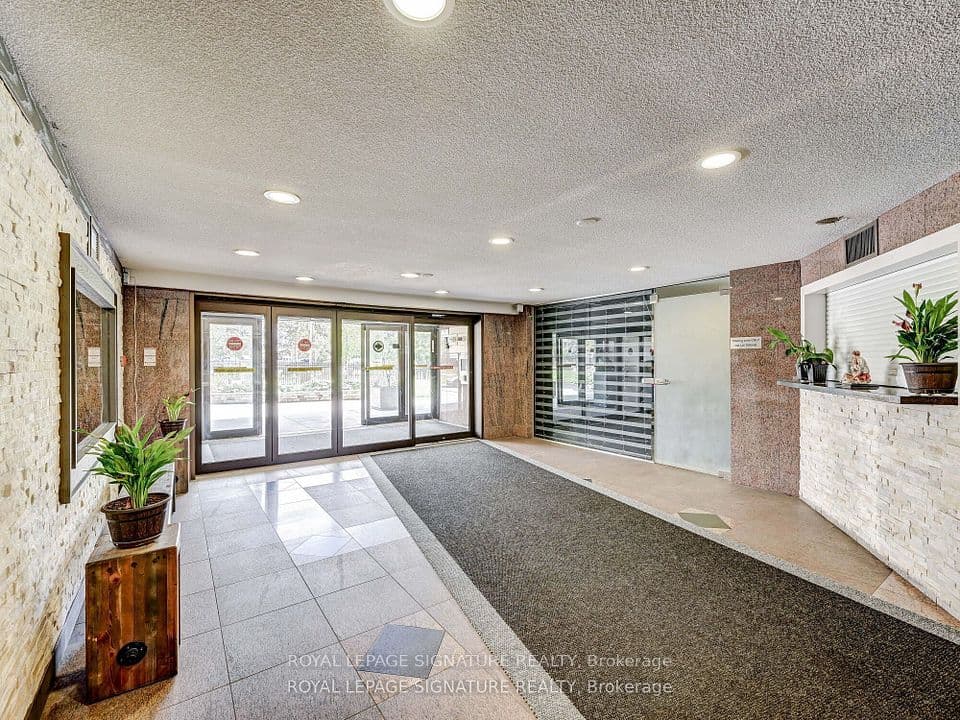 4 Lisa Street 1411, Brampton, ON L6T 4B6 – photo 3