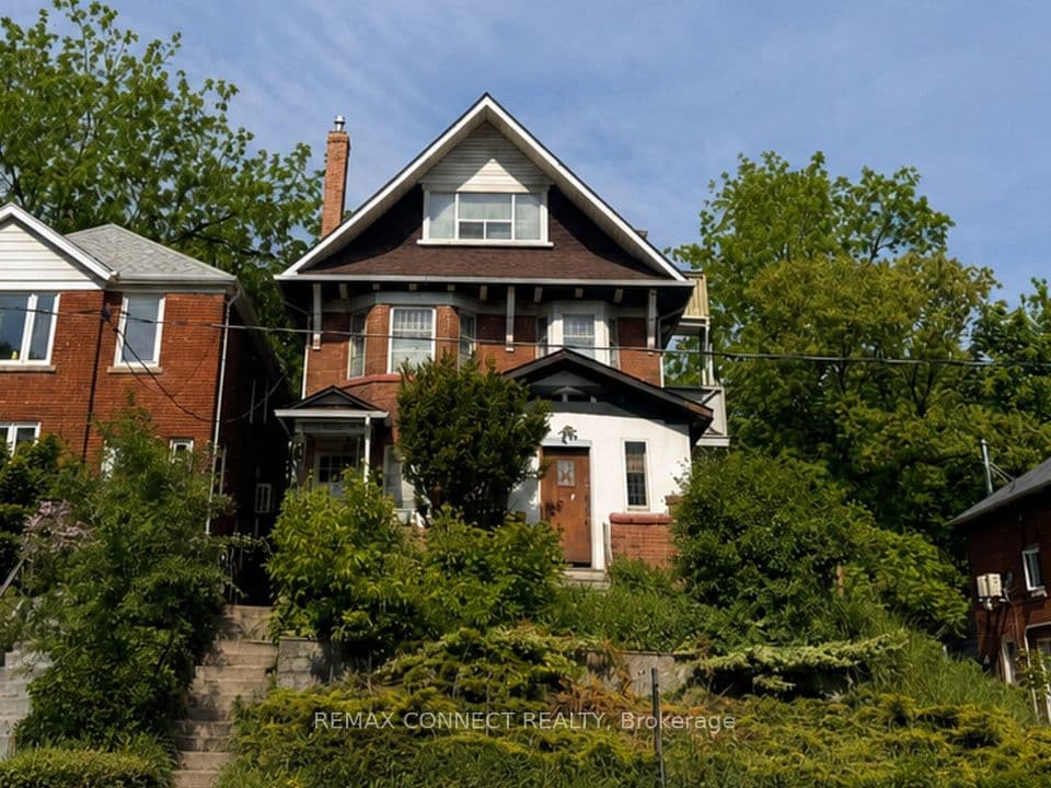 115 Parkside Drive, Toronto, ON M6R 2Y8 – main photo