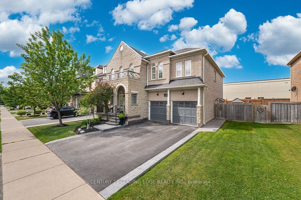 34 Royal Links Circle, Brampton, ON L6P 2Z9 – main photo