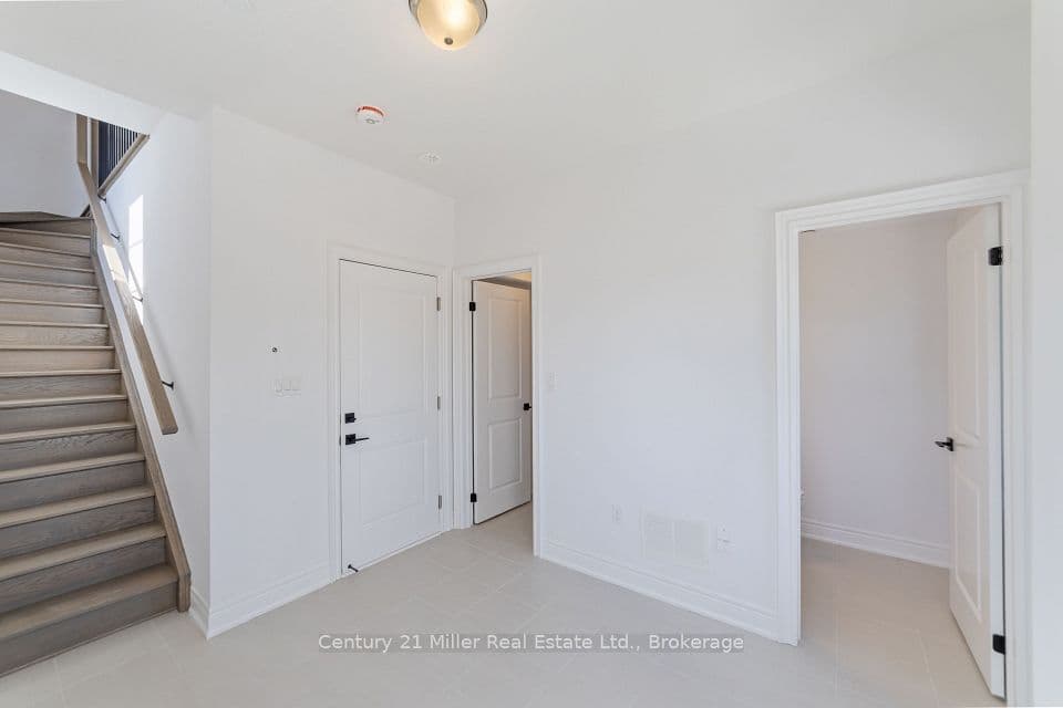2140 Trafalgar Road 42, Oakville, ON L6H 8A5 – photo 3