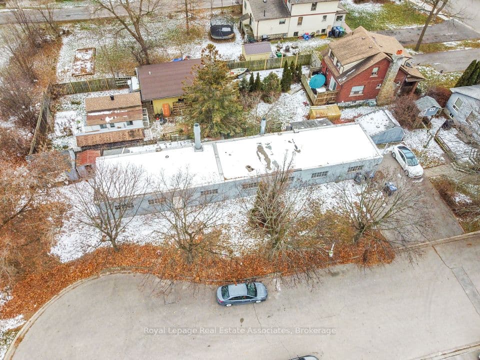 1089 Seneca Avenue, Mississauga, ON L5G 3X4 – photo 2