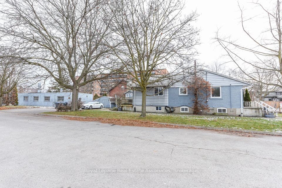1089 Seneca Avenue, Mississauga, ON L5G 3X4 – main photo