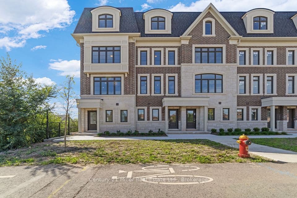 2140 Trafalgar Road 48, Oakville, ON L6H 8A5 – main photo