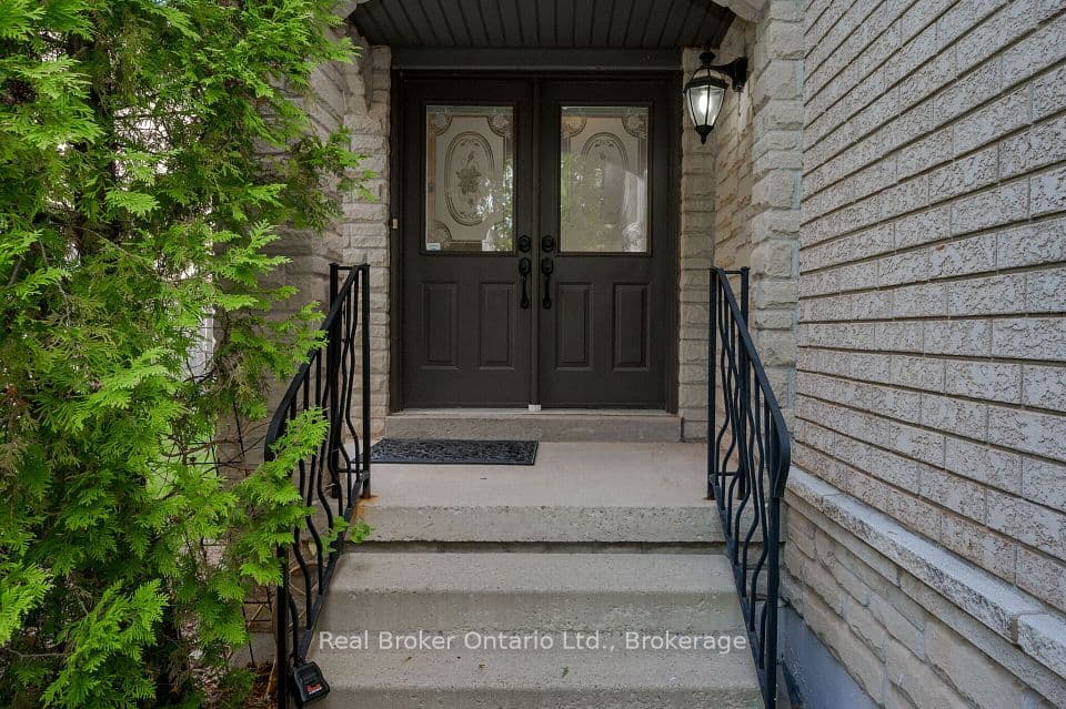 2189 Shorncliffe Boulevard, Oakville, ON L6M 3X2 – photo 2