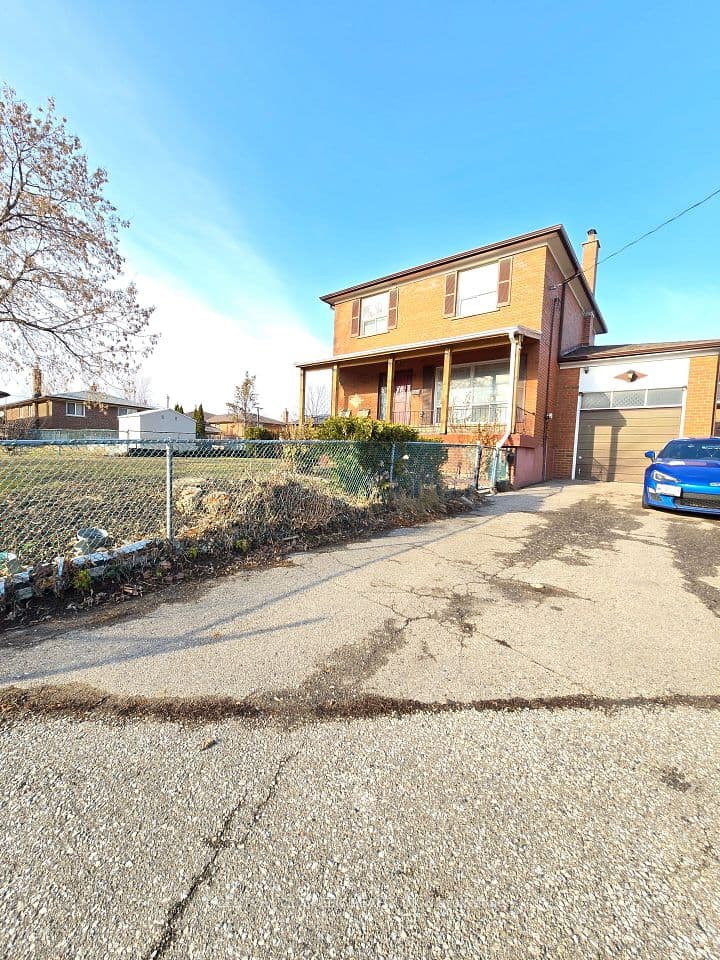 35 York Street, Mississauga, ON L4T 3M4 – photo 2
