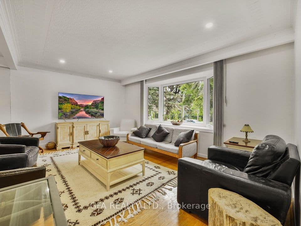 1169 Cynthia Lane, Oakville, ON L6J 2W2 – photo 2