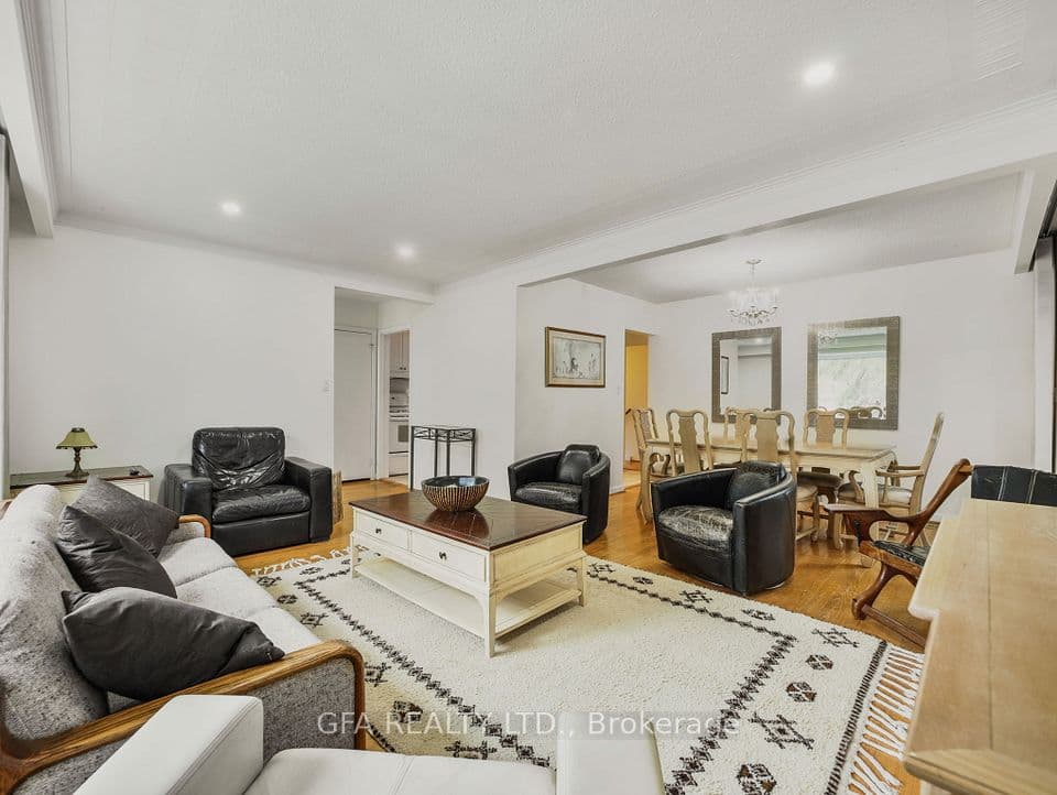 1169 Cynthia Lane, Oakville, ON L6J 2W2 – main photo