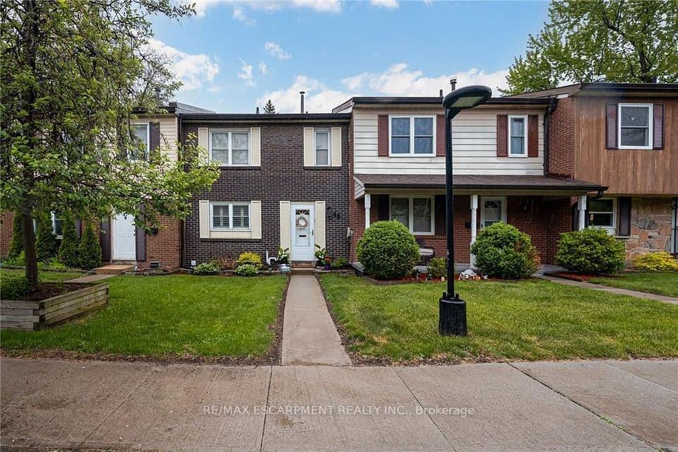 2825 Gananoque Drive 48, Mississauga, ON L5N 1V6 – main photo