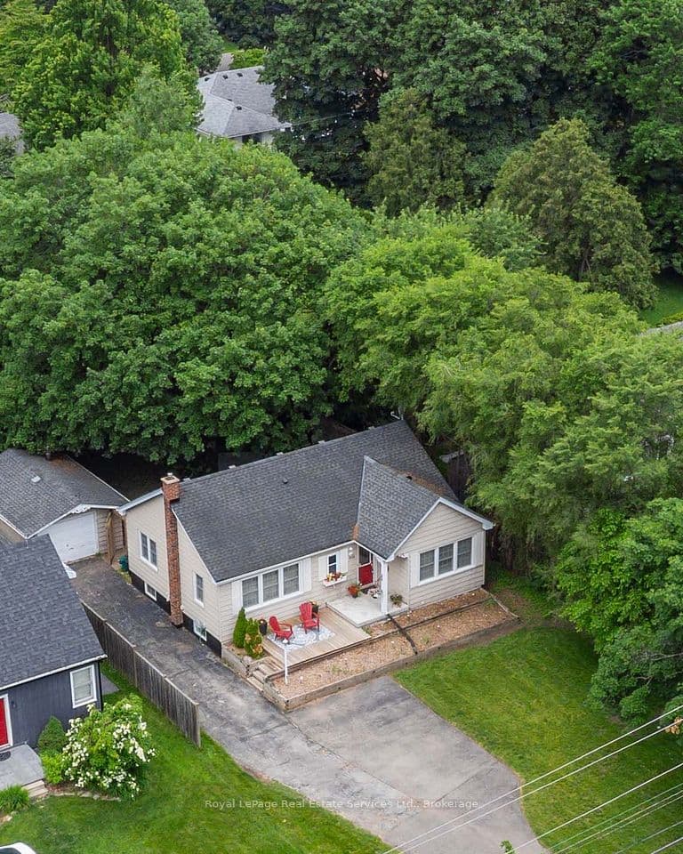 938 King Road, Burlington, ON L7T 3L3 – main photo