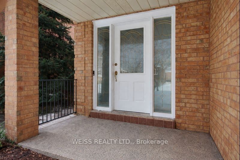 9 Tralee Street, Brampton, ON L6Z 2X4 – photo 2