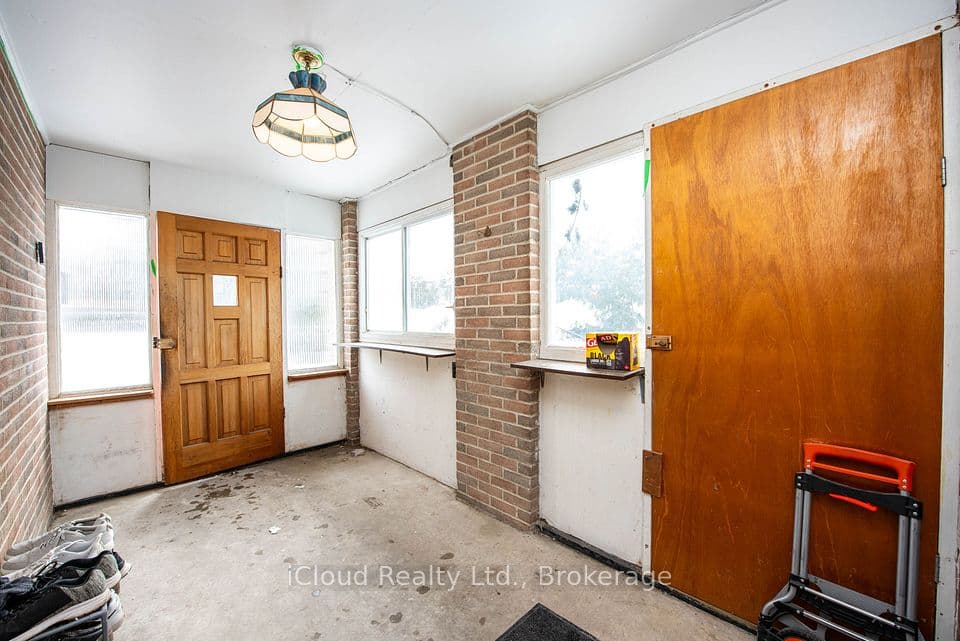 82 Griselda Crescent, Brampton, ON L6S 1M3 – photo 3