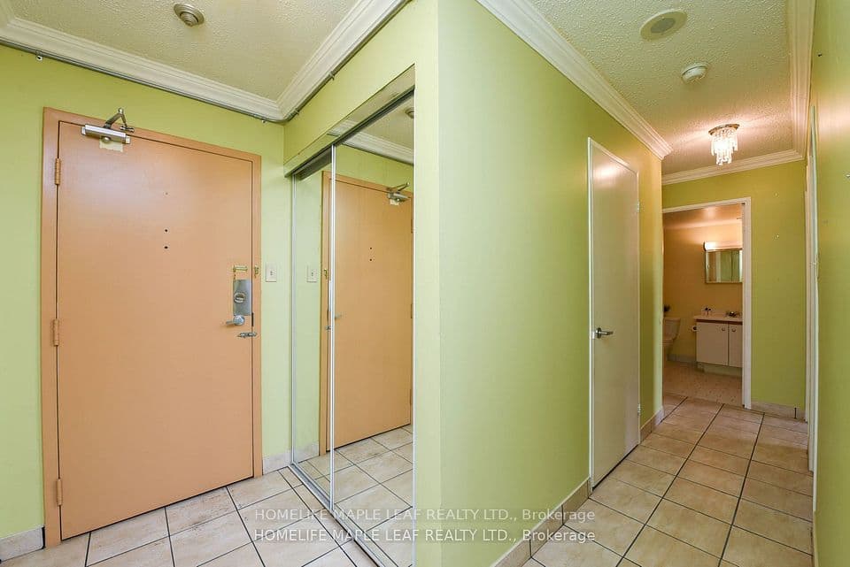 3559 Eglinton Avenue W 402, Toronto, ON M6M 5C6 – main photo