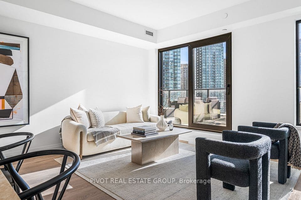 4015 The Exchange N/A 1307, Mississauga, ON L5B 0N9 – photo 2