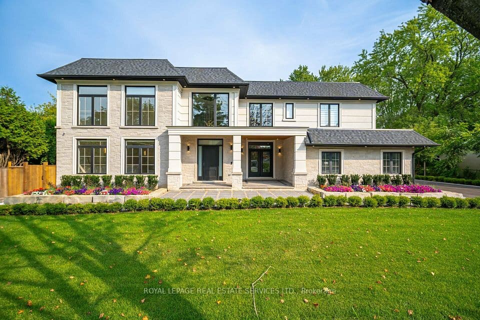 2014 Lakeshore Road W, Oakville, ON L6L 1G7 – photo 2