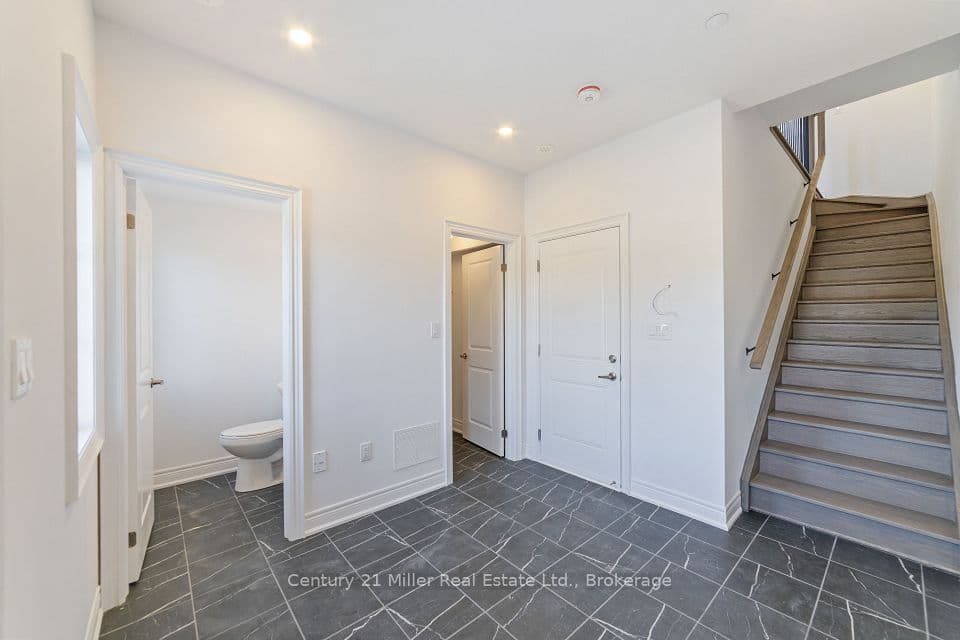 2150 Trafalgar Road 50, Oakville, ON L6H 8A5 – photo 2