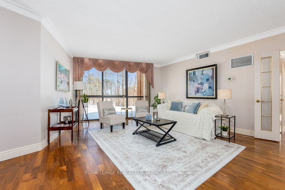 1240 Marlborough Court 110, Oakville, ON L6H 3K7 – main photo