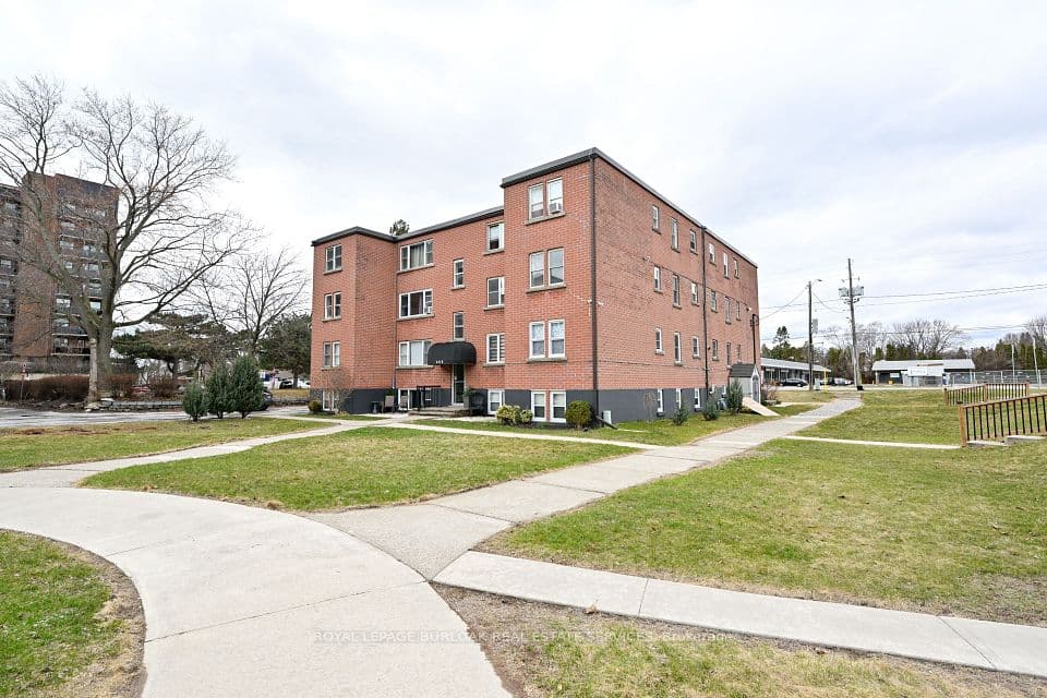 2418 New Street 11, Burlington, ON L7R 1J6 – photo 2