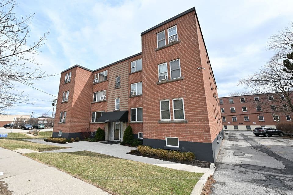 2418 New Street 11, Burlington, ON L7R 1J6 – photo 3