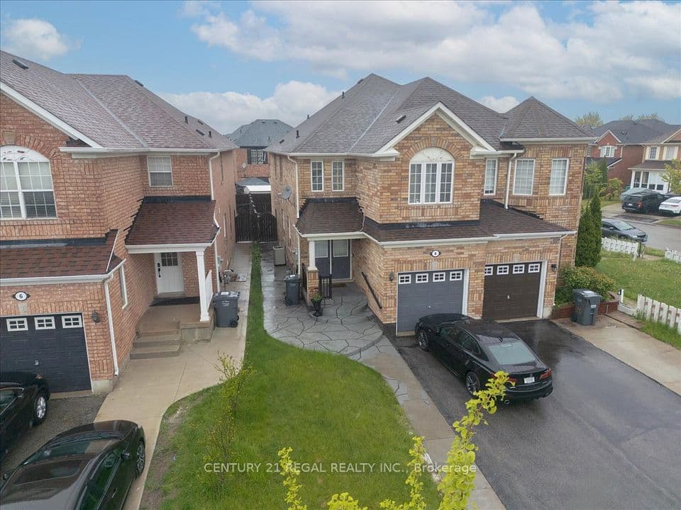 4 Parisian Road, Brampton, ON L6P 2S8 – photo 2