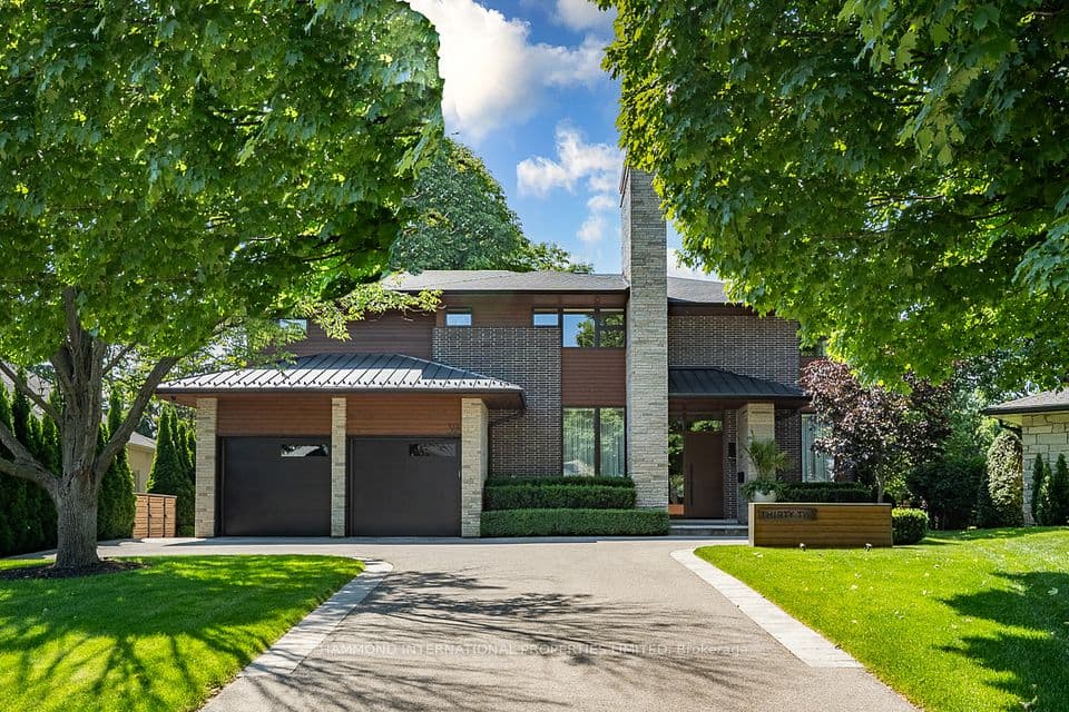 32 Totteridge Road, Toronto, ON M9A 1Z1 – main photo