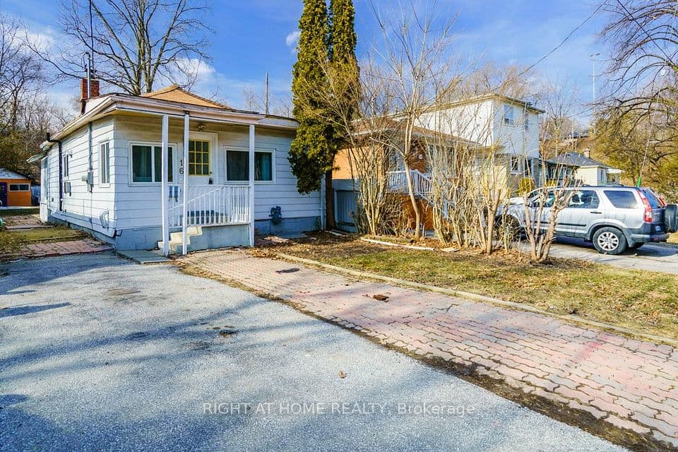 16 Forty Third Street, Toronto, ON M8W 3P6 – main photo