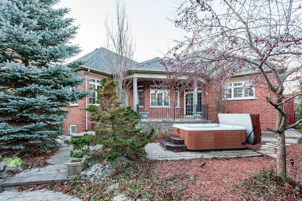 50 Links Lane, Brampton, ON L6Y 5H1 – photo 3
