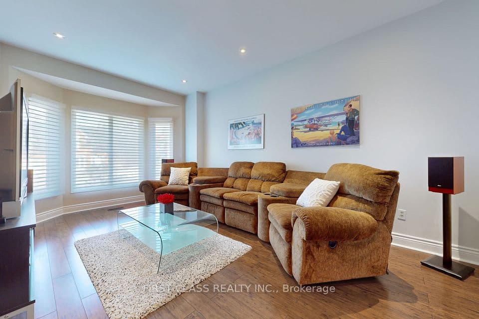 7 Kenpark Avenue, Brampton, ON L6Z 3P4 – photo 2