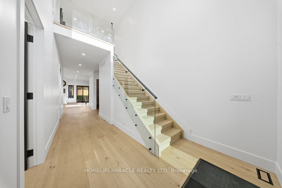 1653 Glenburnie Road, Mississauga, ON L5G 3E4 – photo 2