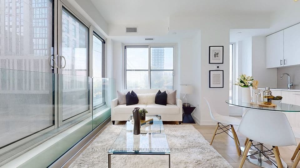 1195 The Queensway 213, Toronto, ON M8Z 0H1 – photo 3