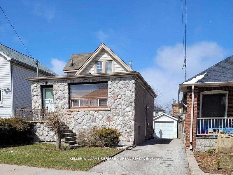 8 Tilden Crescent, Toronto, ON M9P 1V5 – main photo