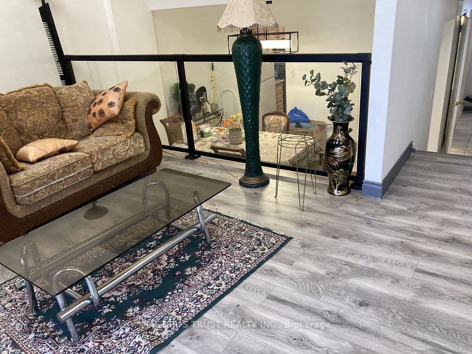 374 Driftwood Avenue #6, Toronto, ON M3N 2P5 – photo 2