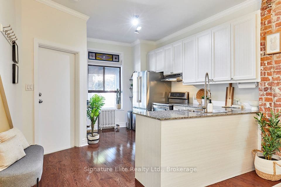340 Pacific Avenue, Toronto, ON M6P 2R1 – photo 2
