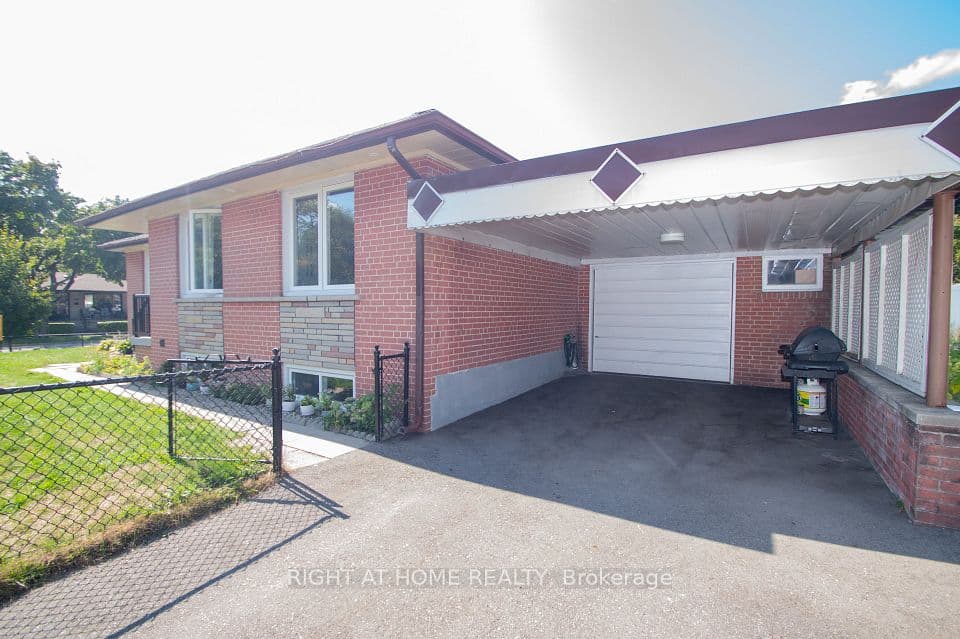 65 Bridgenorth Crescent, Toronto, ON M9V 2M5 – photo 2