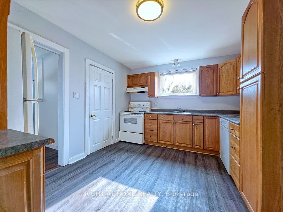 9 Rogers Road, Brampton, ON L6X 1L7 – photo 3