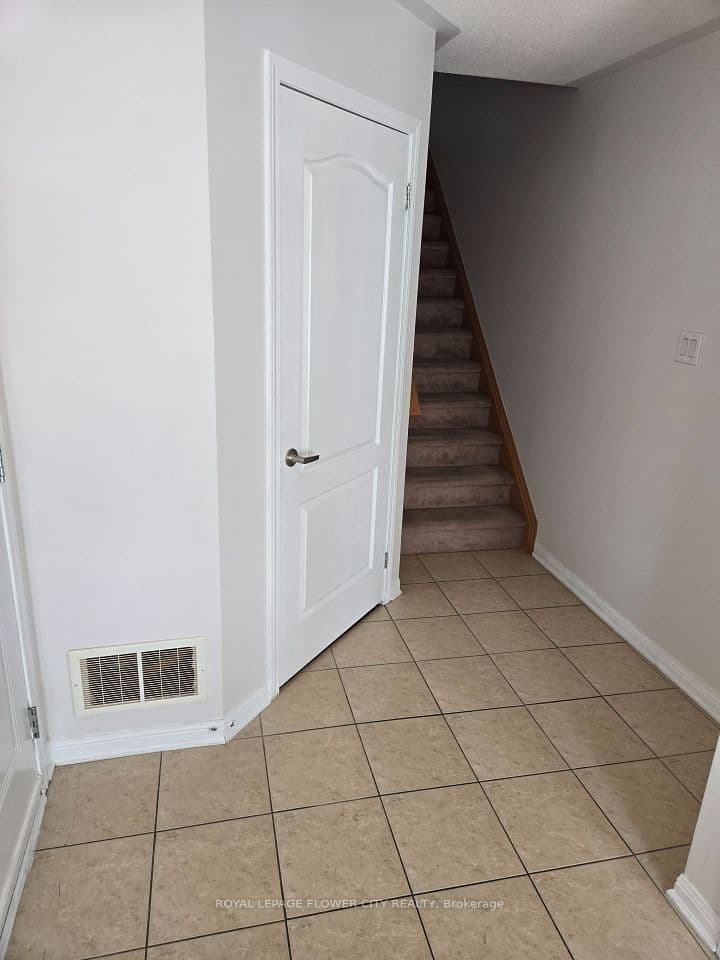 495 Mcjannett Avenue, Milton, ON L9T 7T8 – photo 3