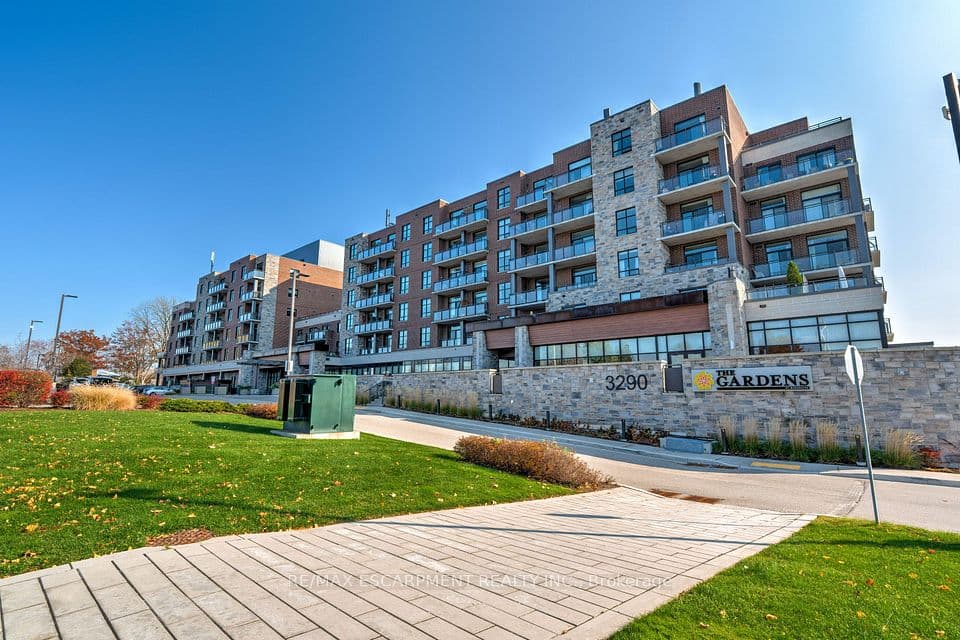 3290 New Street 106, Burlington, ON L7N 1M8 – main photo