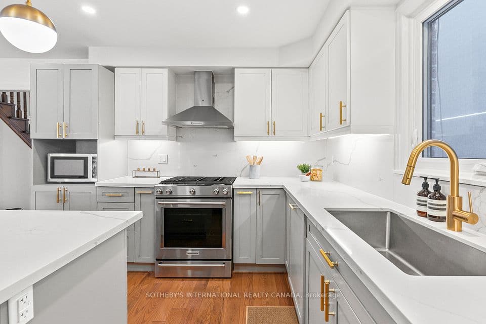 15A Schell Avenue, Toronto, ON M6E 2S7 – photo 3