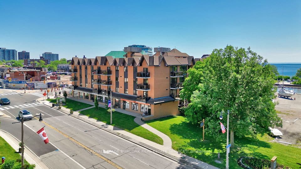 102 Bronte Road 303, Oakville, ON L6L 6J5 – main photo