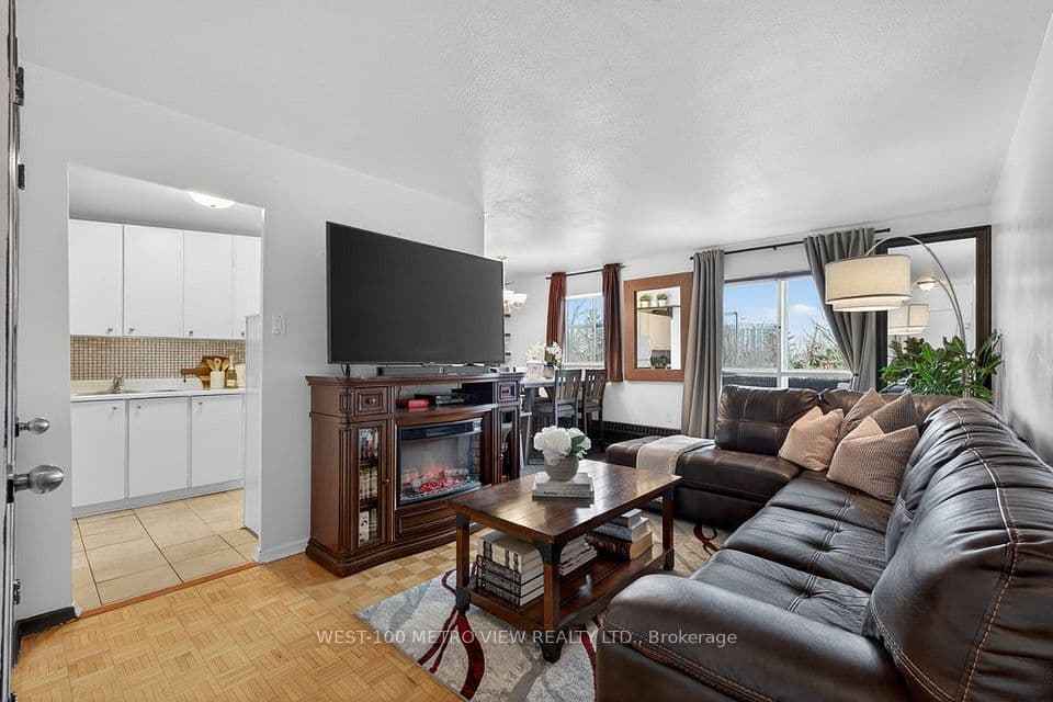 1275 Silver Spear Road 401, Mississauga, ON L4Y 2W7 – main photo