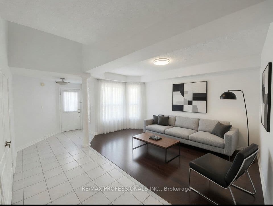 7153 Waldorf Way, Mississauga, ON L5N 7R3 – photo 3
