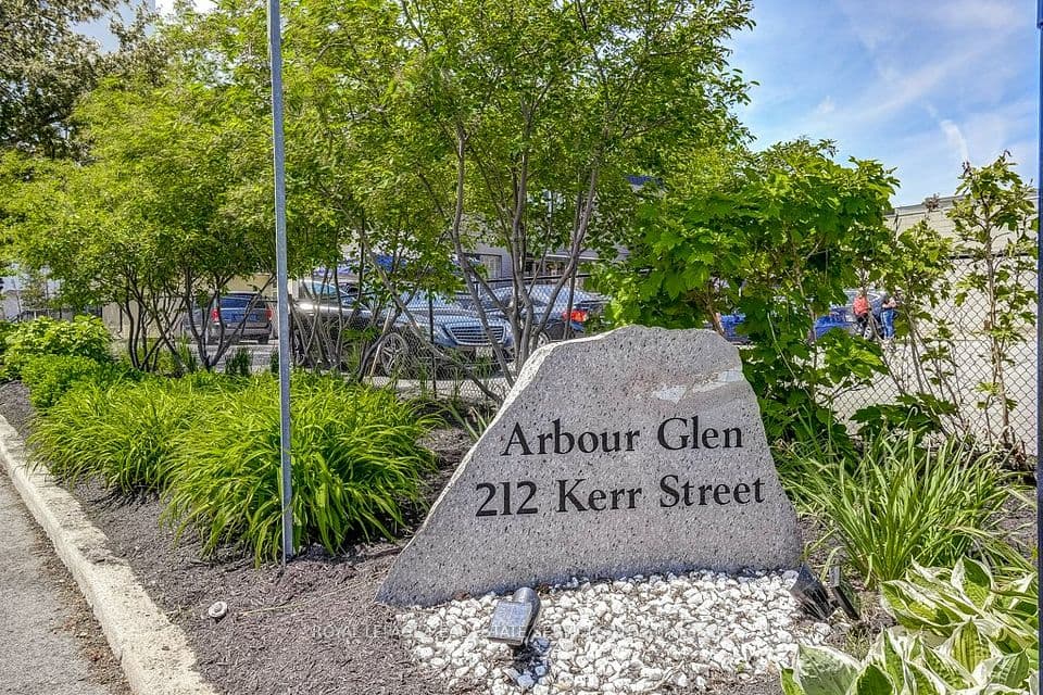 212 Kerr Street 601, Oakville, ON L6K 3B1 – photo 2