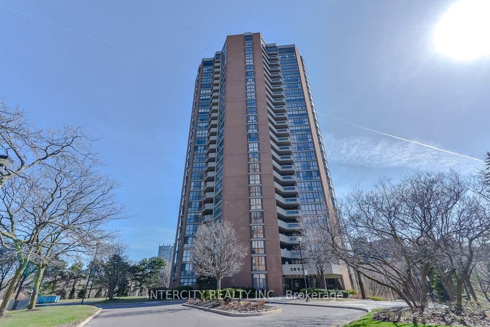 2000 Islington Avenue 308, Toronto, ON M9P 3S7 – main photo