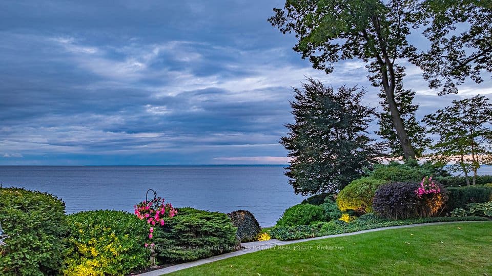 6 Ennisclare Drive W, Oakville, ON L6J 4N2 – photo 3