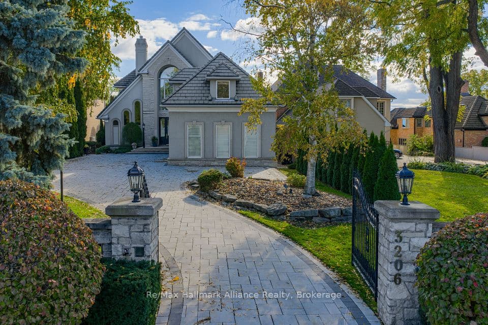 3206 Shoreline Drive, Oakville, ON L6L 5X4 – photo 2