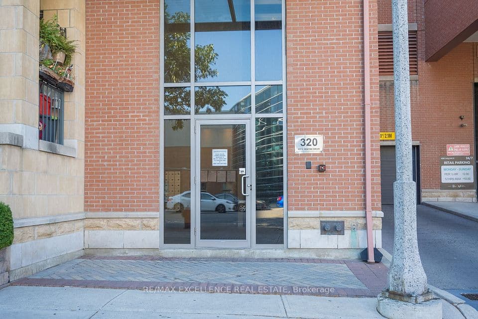 320 City Centre Drive Gv202, Mississauga, ON L5B 4P8 – photo 3