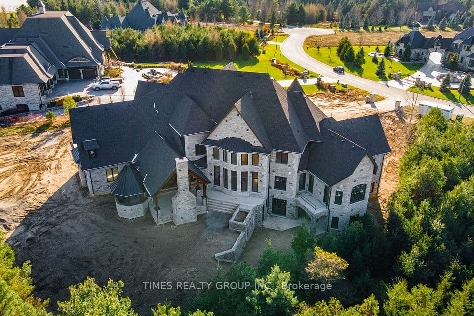 17 Edgewild Drive, Caledon, ON L7E 4H7 – main photo