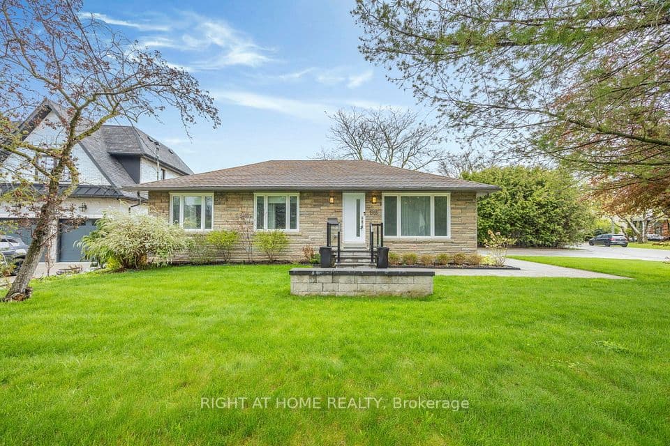 1565 Kipper Avenue, Mississauga, ON L5G 4C9 – main photo