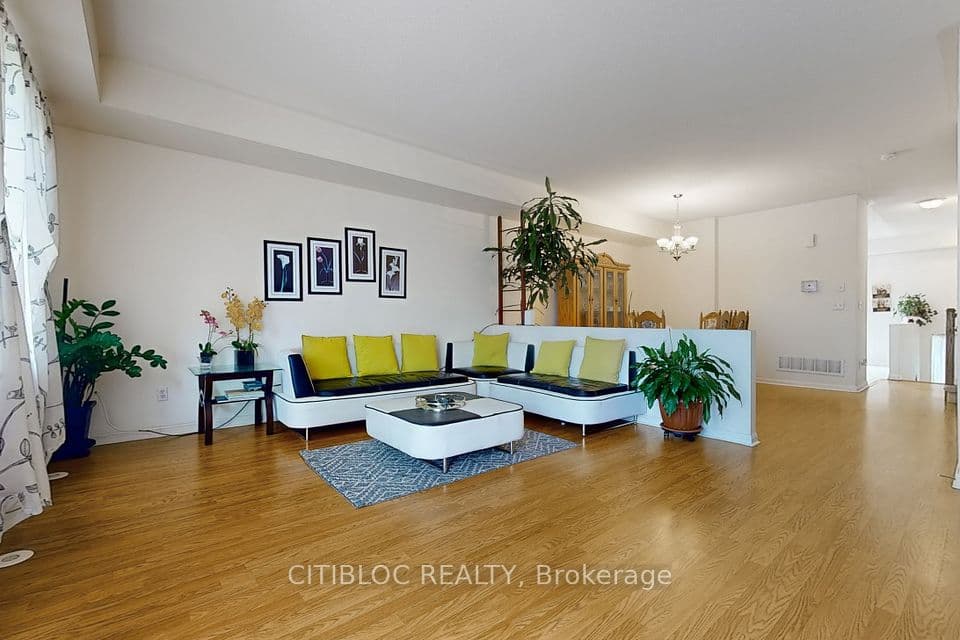 3029 Finch Avenue W 13, Toronto, ON M9M 0A2 – photo 3